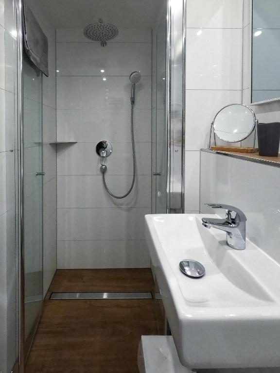 Koupelna v ubytování Hotel Sonnenhof Garni