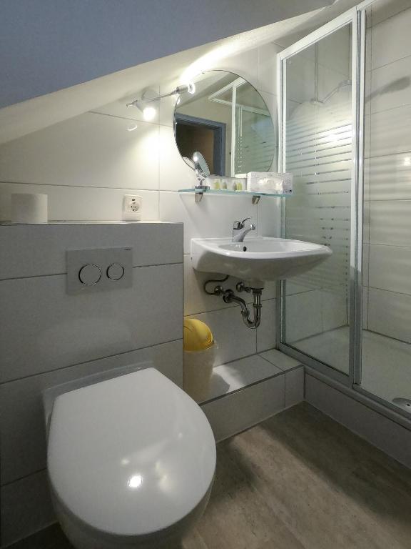 Koupelna v ubytování Hotel Sonnenhof Garni