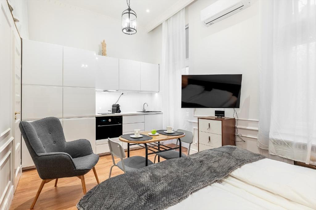 Classical mini studio with a modern touch! 1081 Budapest, 59 Rákóczi út kép - 1