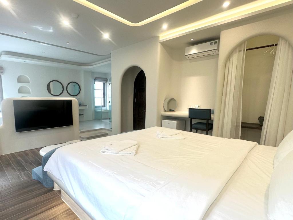 TV/trung tâm giải trí tại Mellon OASIS Phu Quoc