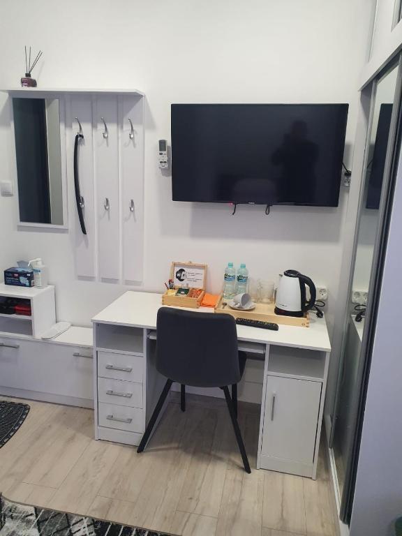 Virtuvė arba virtuvėlė apgyvendinimo įstaigoje Comfort Stay, EV, Parking