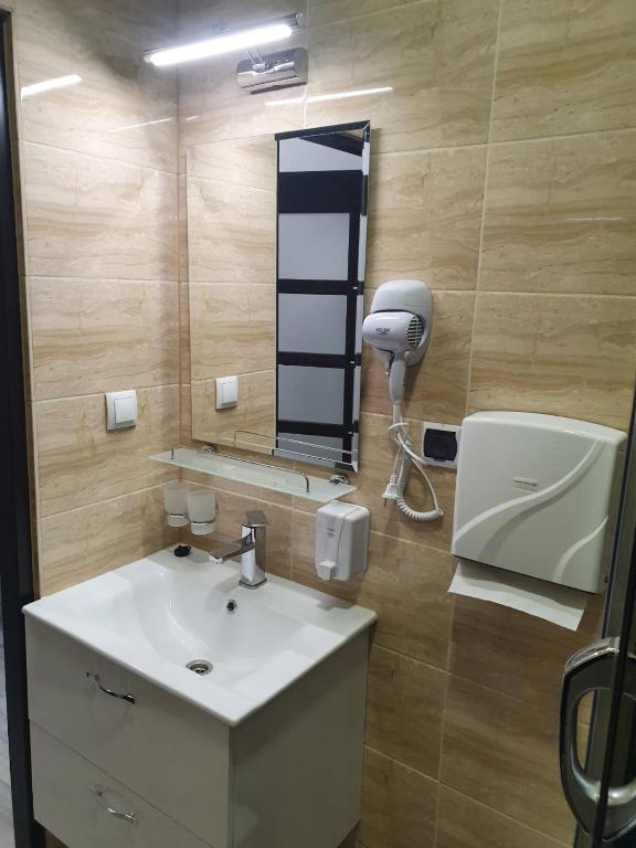 Vonios kambarys apgyvendinimo įstaigoje Comfort Stay, EV, Parking
