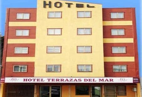 hotel z budynkiem hotelowym terrazas del mar w obiekcie Hotel Terrazas del Mar w mieście Llanquihue