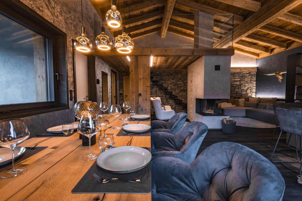 Posezení v ubytování Chalet ORUS - Tirol Kärnten