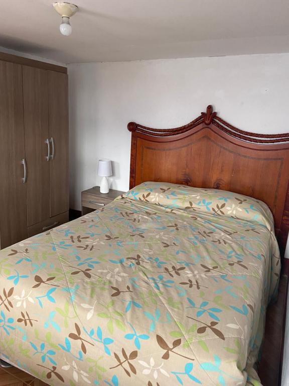 Ένα ή περισσότερα κρεβάτια σε δωμάτιο στο Caraz Dulce Hogar