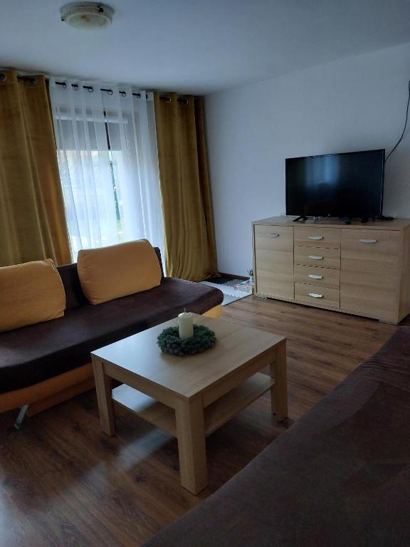 TV a/nebo společenská místnost v ubytování Willa KaMa