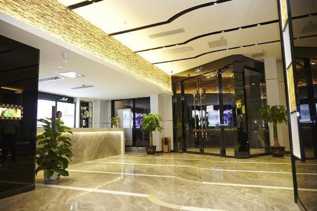 Vstupní hala nebo recepce v ubytování Lavande Hotel Zhanjiang Guomao