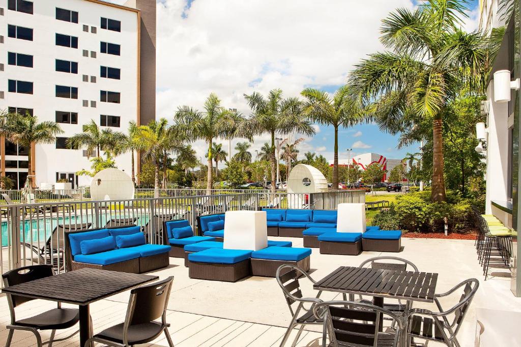 Posezení v ubytování Aloft Miami Doral