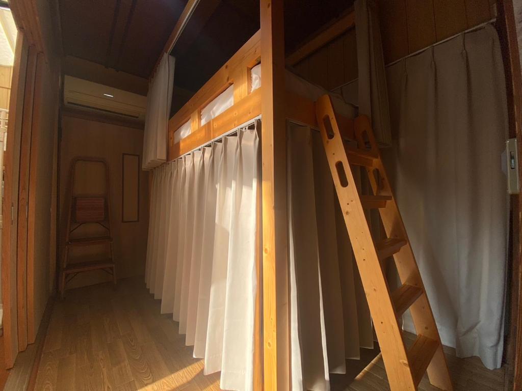 Fotografie z fotogalerie ubytování ゲストハウス アルベルゲ Guesthouse ALBERGUE SAKURA v destinaci Sukumo