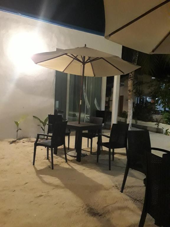 Patio nebo venkovní prostory v ubytování Fulidhoo Hathaa Retreat