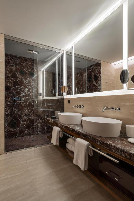 Koupelna v ubytování Fendi Private Suites - Small Luxury Hotels of the World