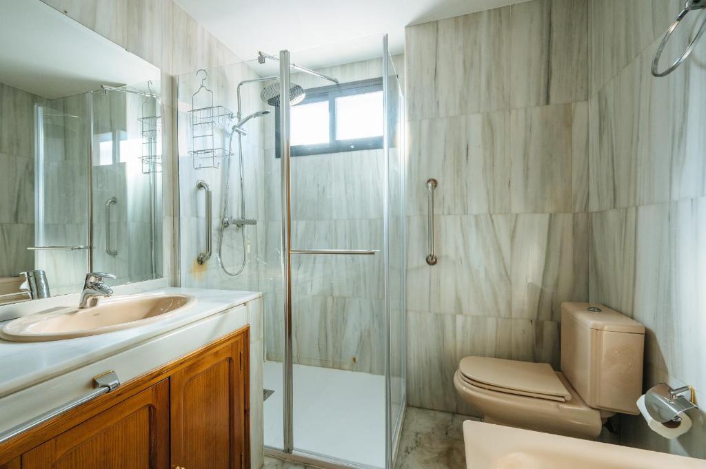acogedor piso con parking santa justa - Departamento