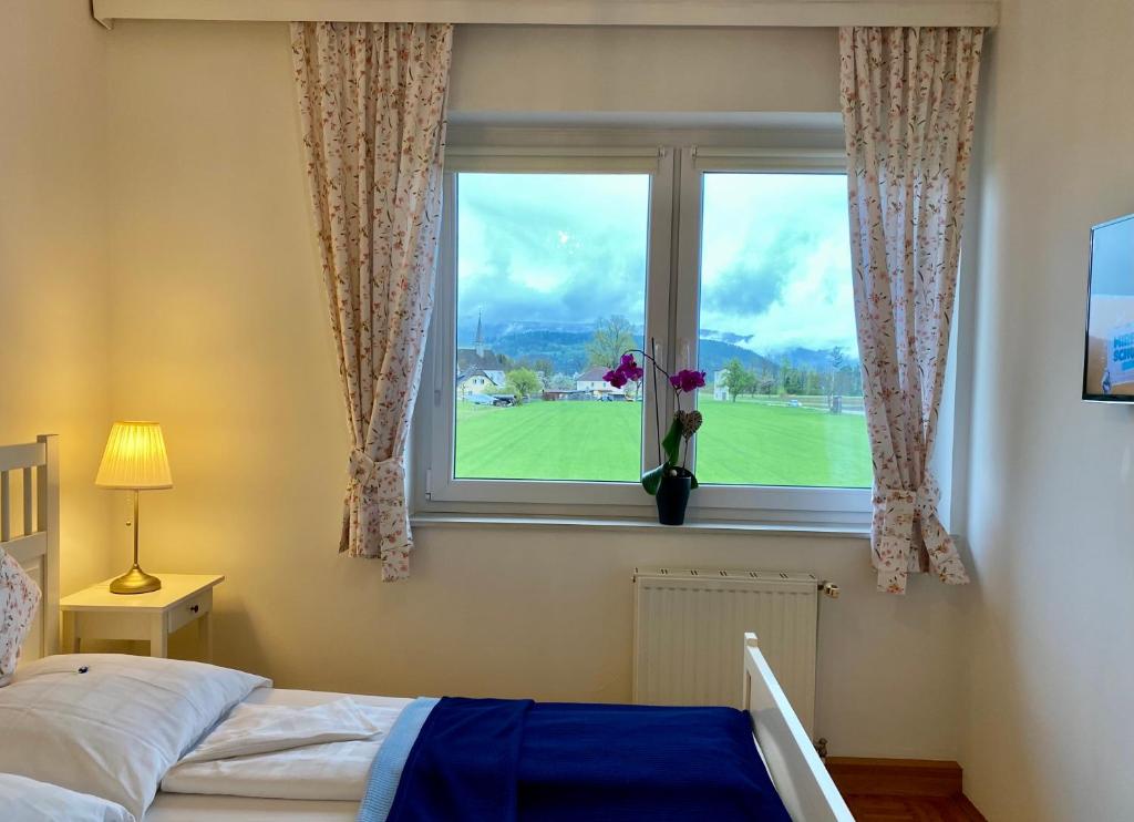 Postel nebo postele na pokoji v ubytování Landhaus Klopein
