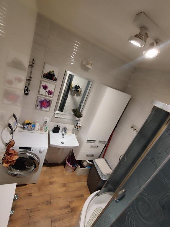 Niewielki pokój dla jednej osoby lub pary. - 8