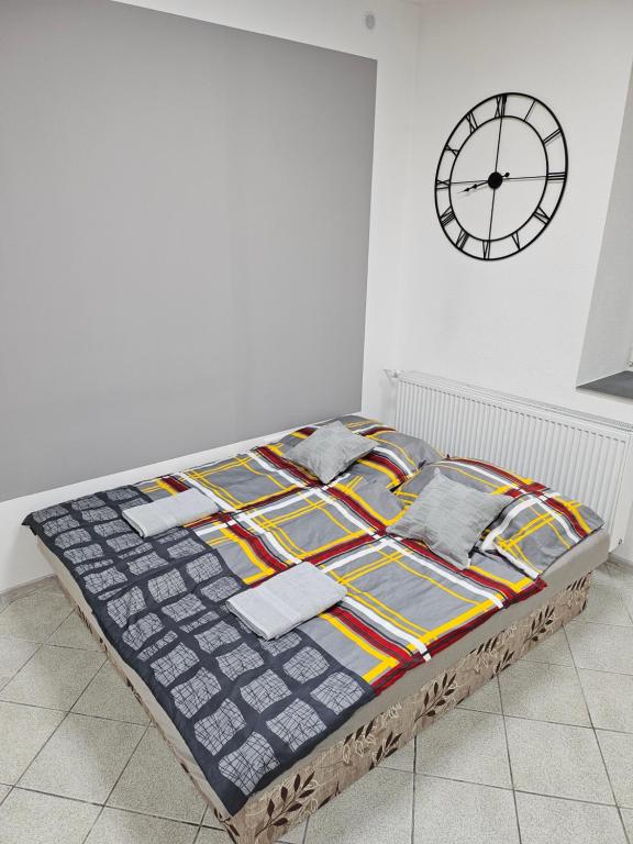 Posteľ alebo postele v izbe v ubytovaní Apartmán NICOLAS