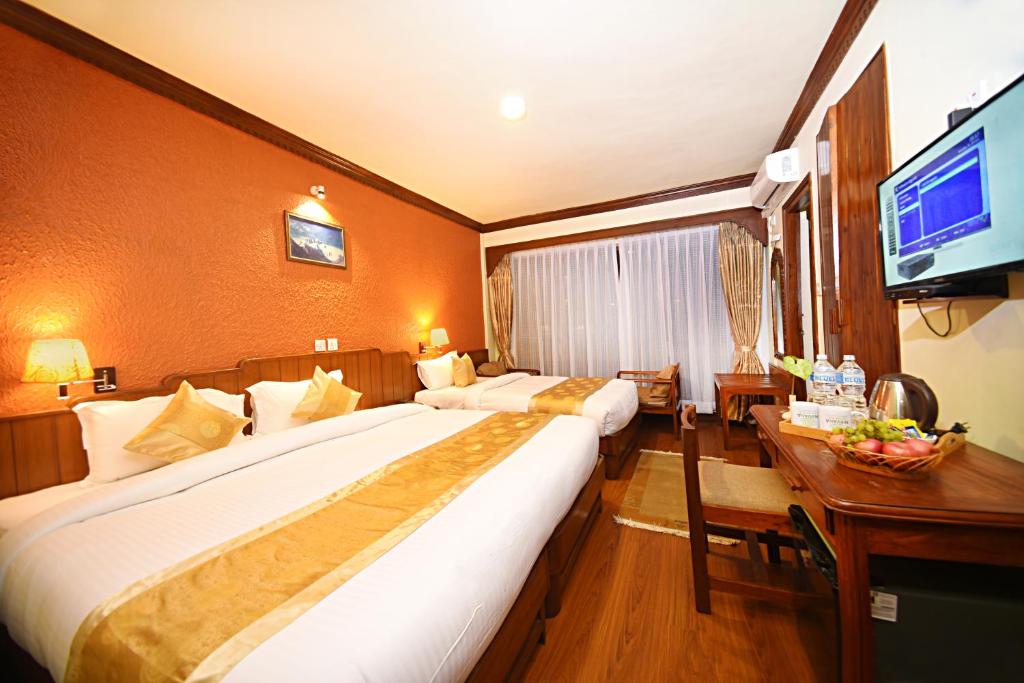 Nirvana Boutique Hotel - Familiekamer Met Balkon