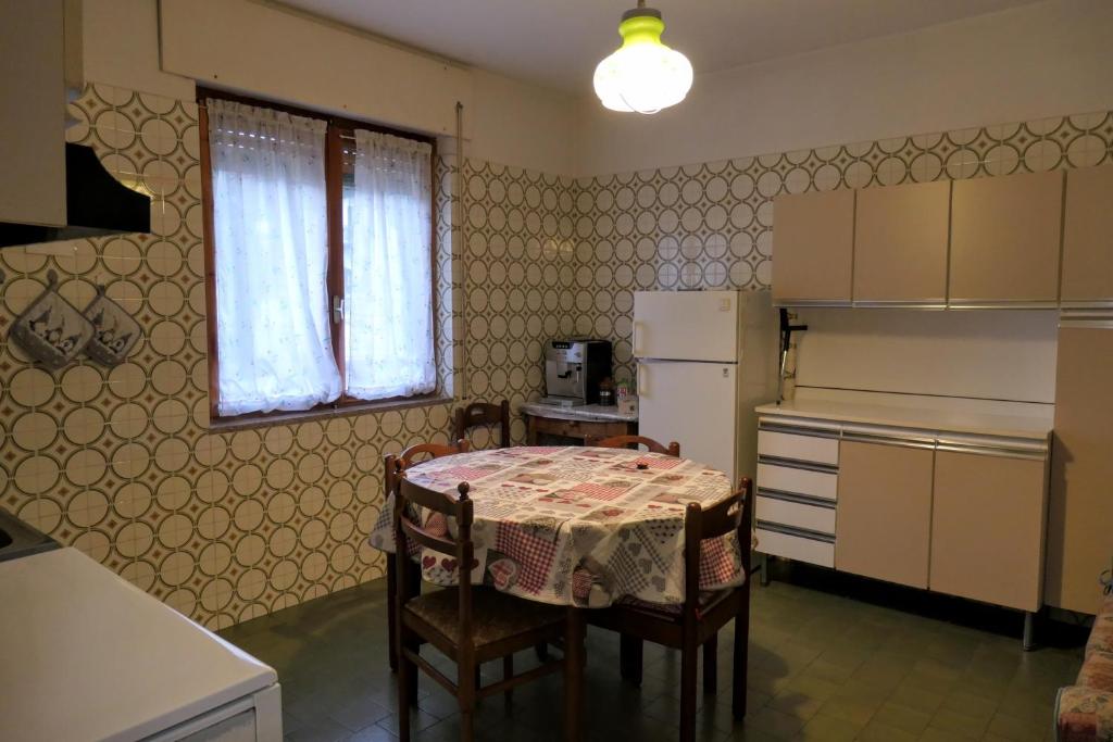 Kuchyňa alebo kuchynka v ubytovaní Casa Ezio