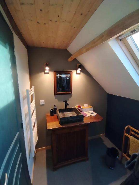 Chambres d'hôtes du chemin de la maison blanche - Deluxe Double Room (2 Adults + 1 Child)