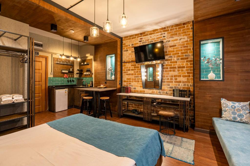 Cube Suites - 