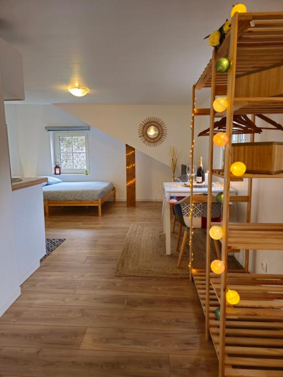 Sous les toits de Saint Valery En Caux - situé sur le port de plaisance- - отзывы и видео