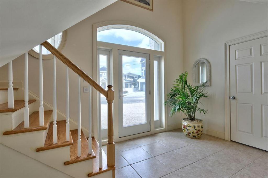 Spectacular Views Surf City Ocean Front With 6 Bedrooms, Great Beach!! - Housity
