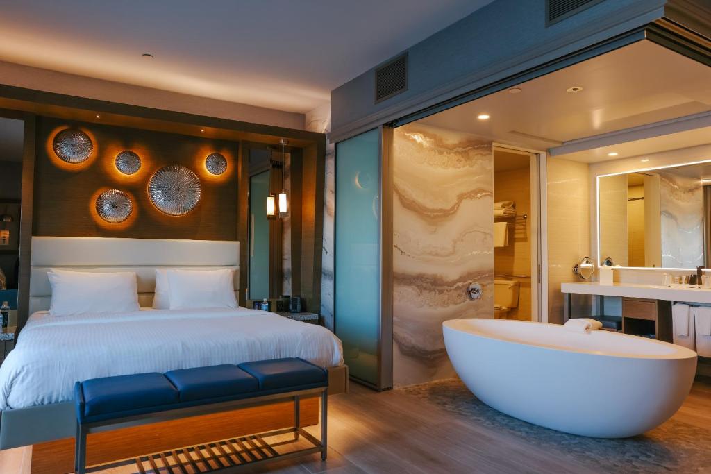 Postel nebo postele na pokoji v ubytování Shade Hotel Manhattan Beach