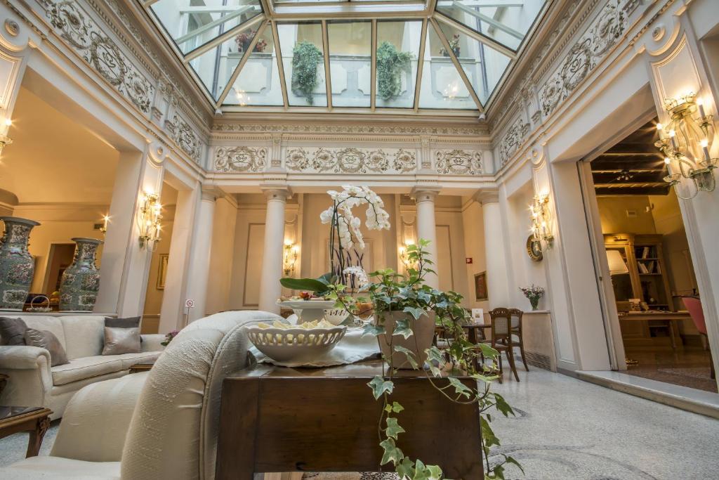 Posezení v ubytování Hotel Corona d'Oro 1890