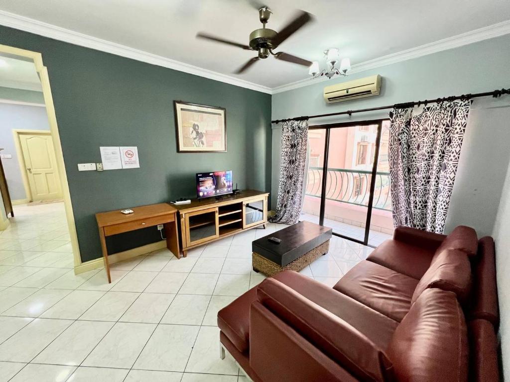 MARINA COURT VACATION HOME 3 BEDROOMS - Kota Kinabalu - Apartment With Balcony