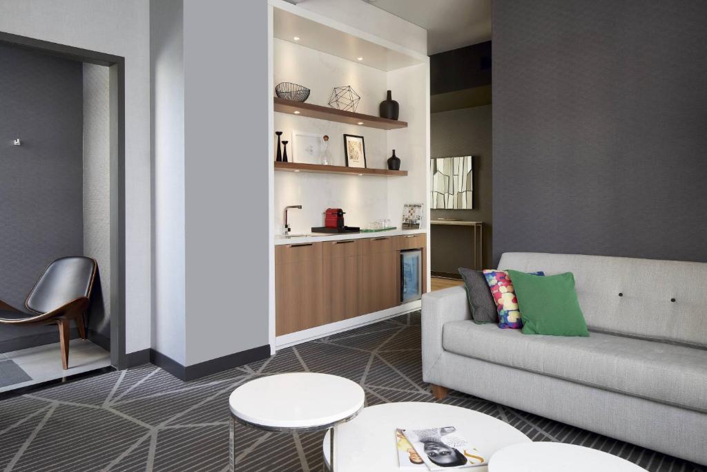 Renaissance Montreal Downtown Hotel - Resim 11