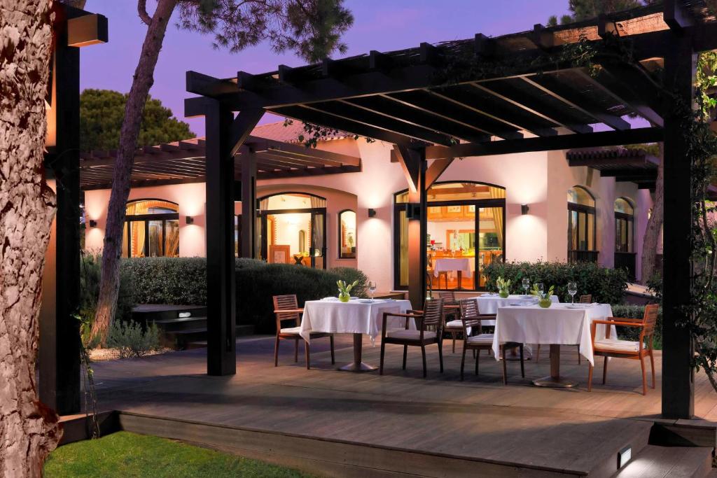 Pine Cliffs Hotel, a Luxury Collection Resort, Algarve - 7