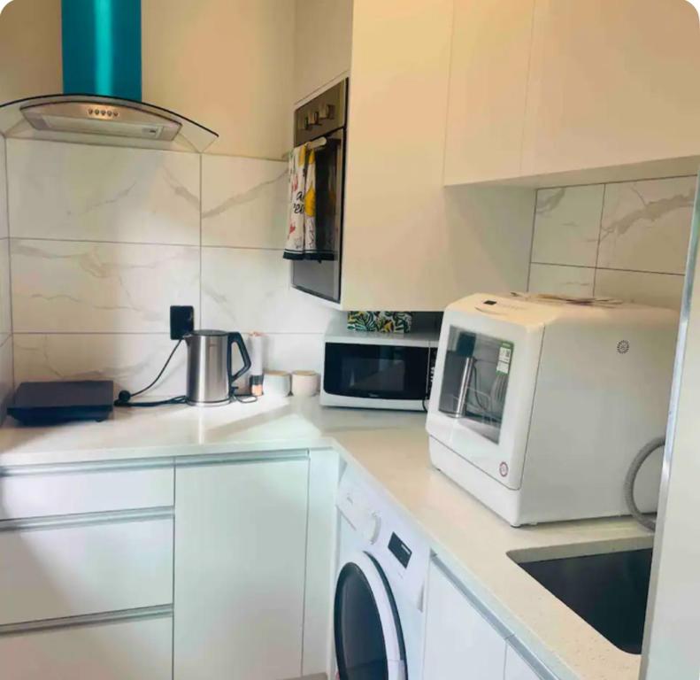 Delightful little house & Chateau Charme Suite