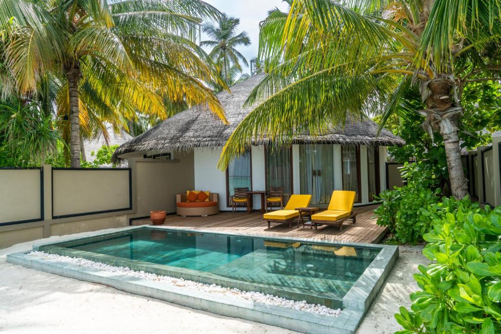 Angsana Velavaru - 11