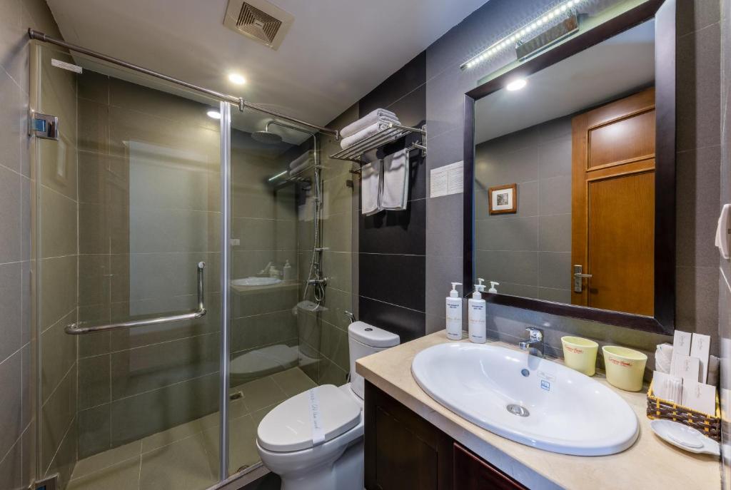 Centre Point Hanoi Hotel - 11