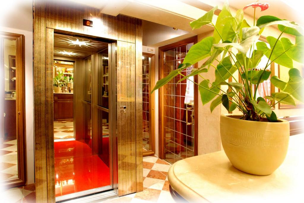 Fotografie z fotogalerie ubytování Hotel Fontana v Benátkách