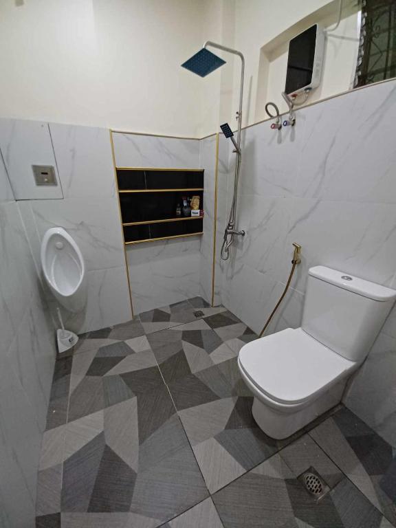 Koupelna v ubytování Cebu City Unit1 Spacious 2BR near SM Seaside NuStar Ocean Park Dynamic Herb Anjo