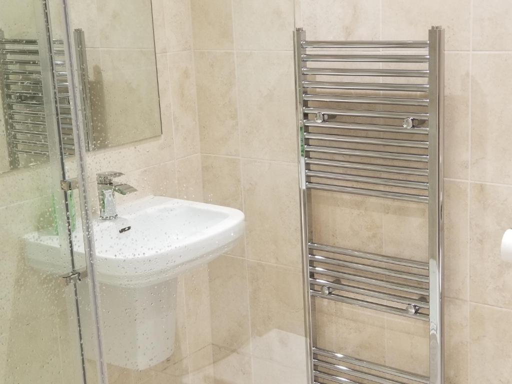 Koupelna v ubytování Mayfield Suites