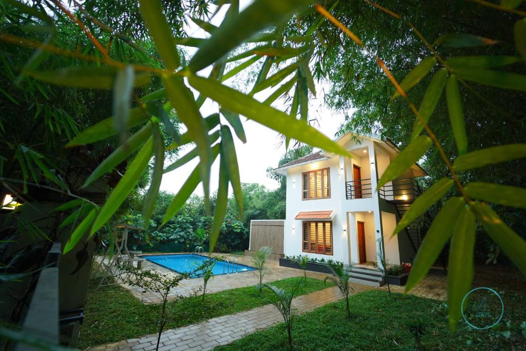 Bazén v ubytování Le Eden Resort nebo v jeho okolí