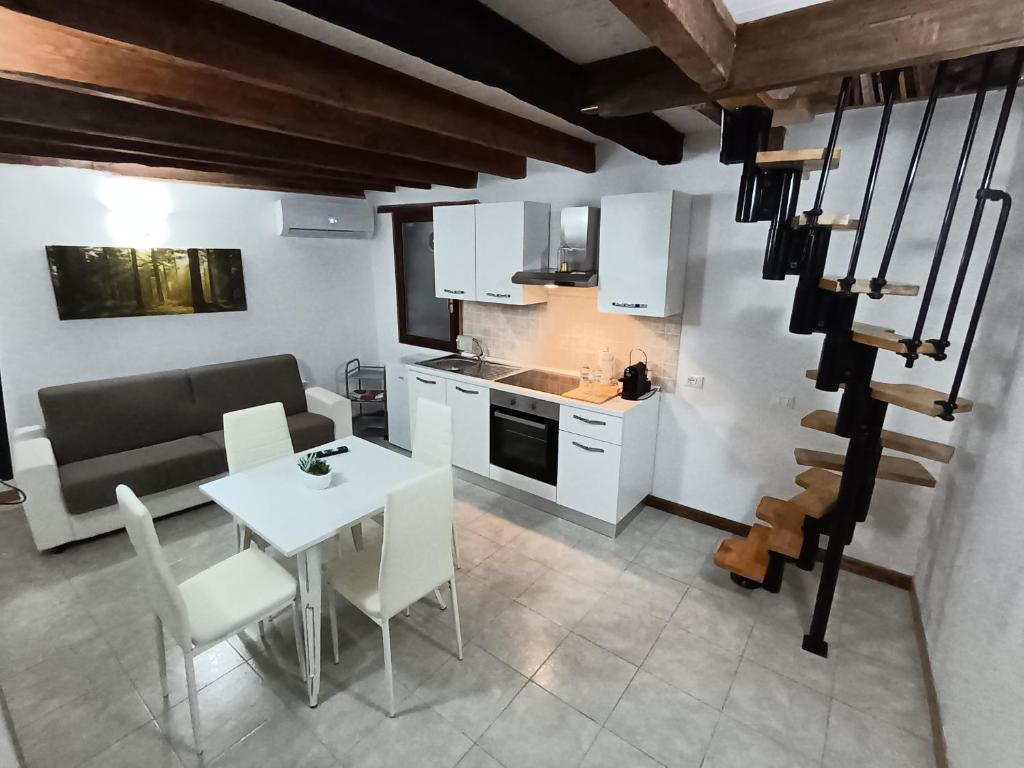 Kuchyň nebo kuchyňský kout v ubytování Casa Chiara