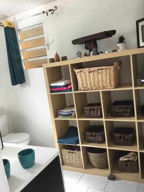 Fotografie z fotogalerie ubytování Noukatchimbe Bungalow avec piscine partagée pour 2 à 4 personnes v destinaci Le Marin