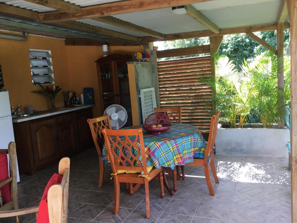 Fotografie z fotogalerie ubytování Noukatchimbe Bungalow avec piscine partagée pour 2 à 4 personnes v destinaci Le Marin