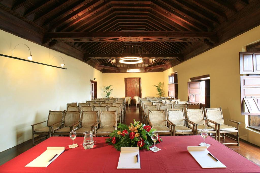 Posezení v ubytování Hotel LIVVO La Quinta Roja