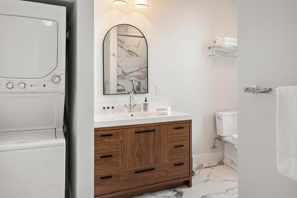 Charlesgate Suites photo