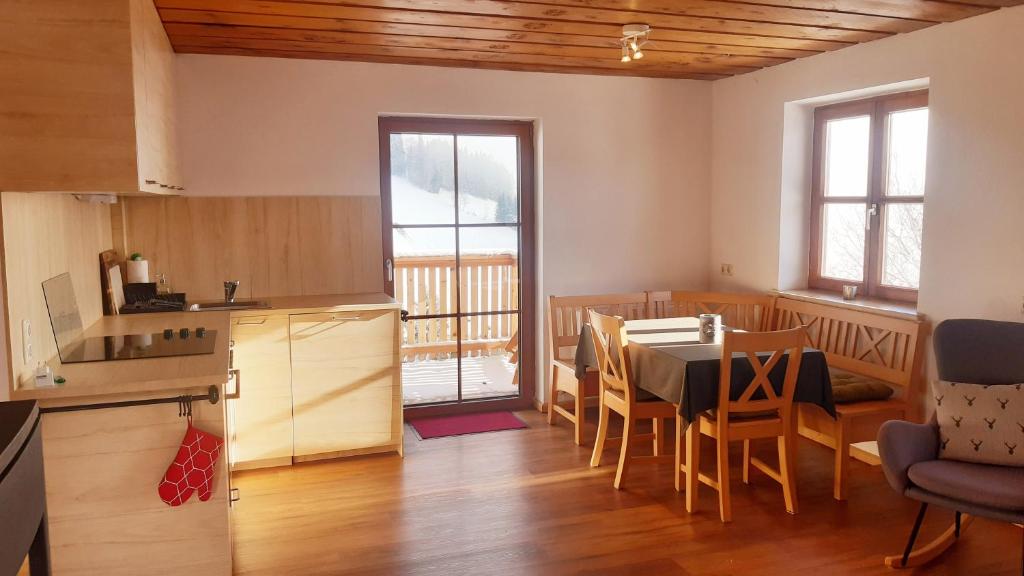 Kuchyňa alebo kuchynka v ubytovaní Bio Bauernhof Brandgut