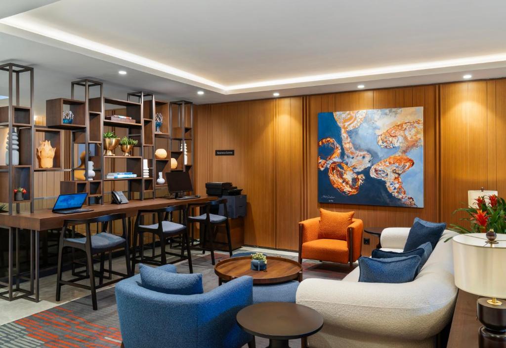 Posezení v ubytování Crowne Plaza Istanbul - Ortakoy Bosphorus by IHG
