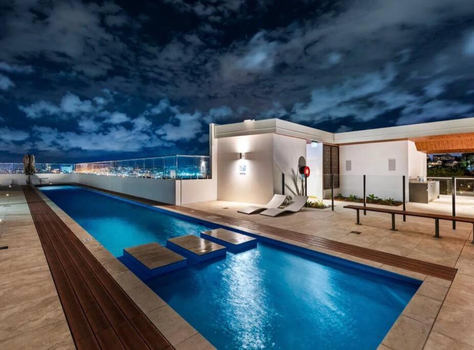 1 Bed 2 Bath (Pool, Sauna, BBQ) CBD, Brisbane Updated 2024 Prices