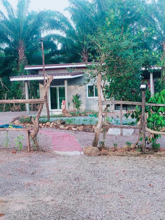 Baan Namthip Homestay Trang บ้านน้าทิพย์ โฮมสเตย์ตรัง - Deluxe King Studio