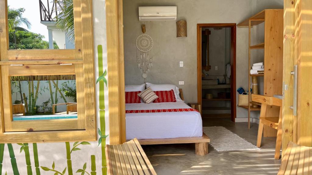 SHANTI SURF CAMP - Deluxe Suite