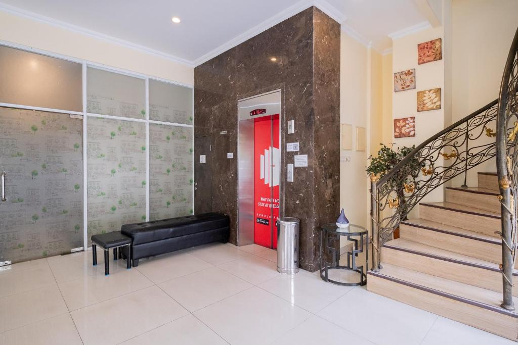 Fotografie z fotogalerie ubytování RedDoorz Plus @ Cideng Barat v destinaci Jakarta