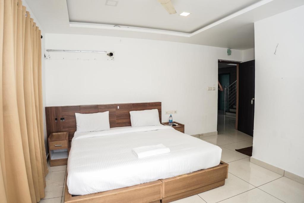 Postel nebo postele na pokoji v ubytování HOTEL LETS STAY