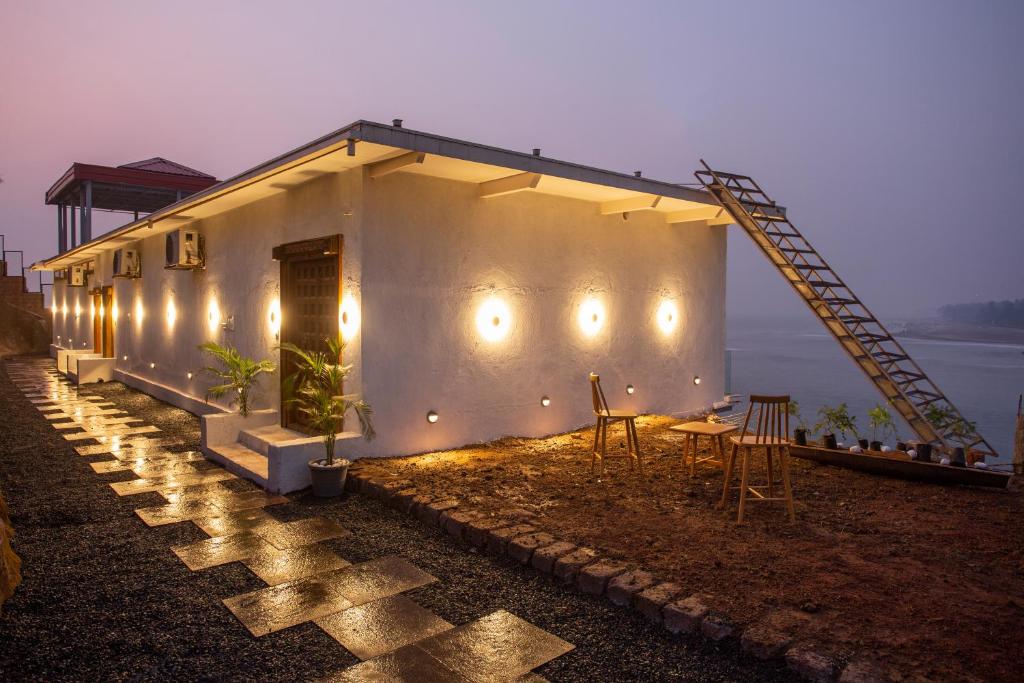 SaffronStays Athaang, Dapoli - Adira